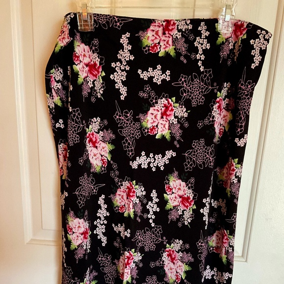 Women’s flowery skirt size 14 - Picture 1 of 4